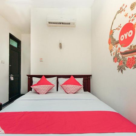 Hotel O Genteng Near Genteng Market Formerly Uno Hotel Surabaya Exterior foto