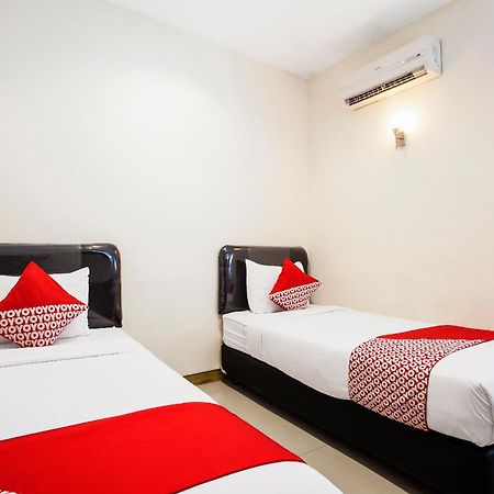 Hotel O Genteng Near Genteng Market Formerly Uno Hotel Surabaya Exterior foto