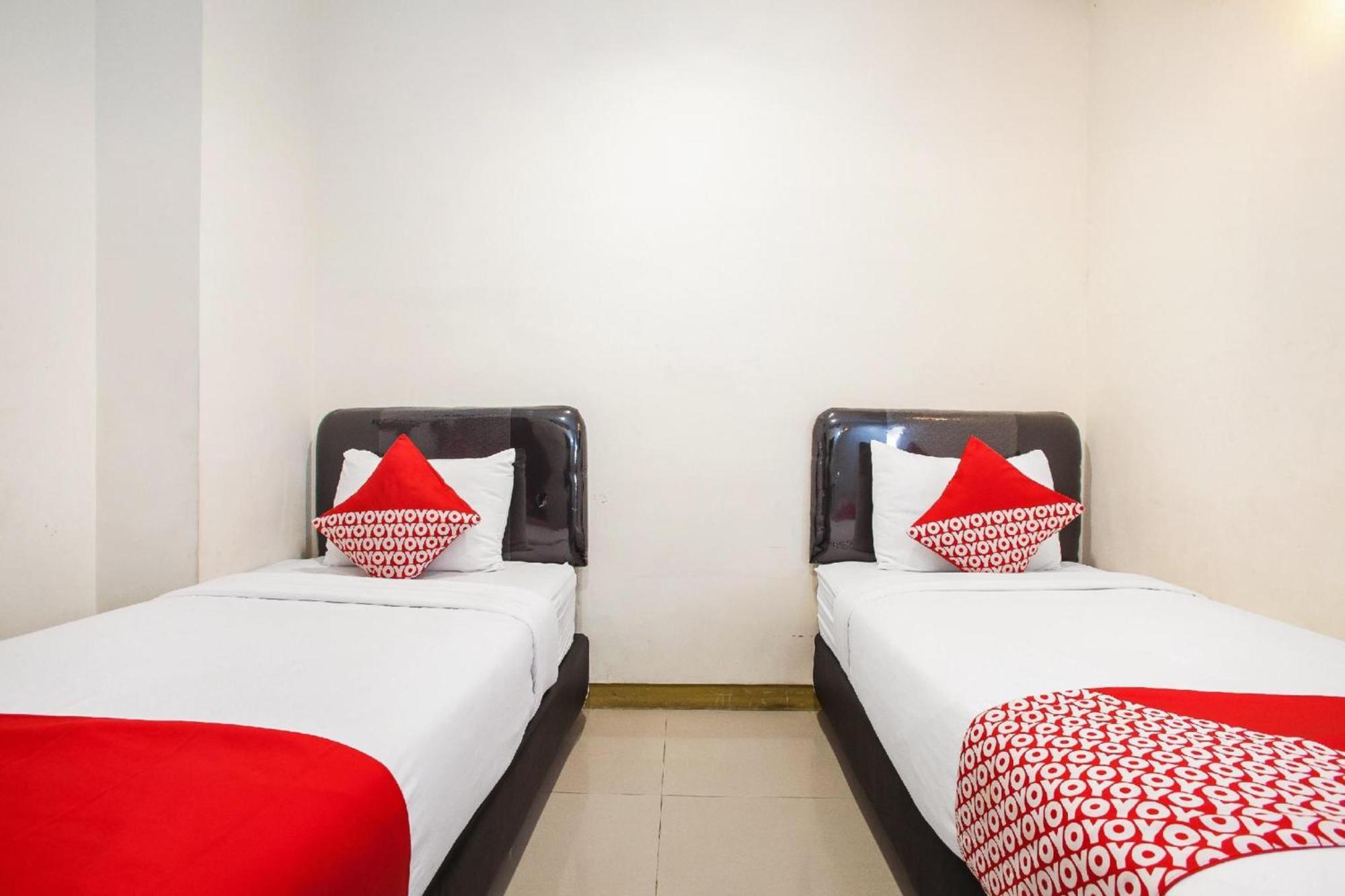 Hotel O Genteng Near Genteng Market Formerly Uno Hotel Surabaya Exterior foto