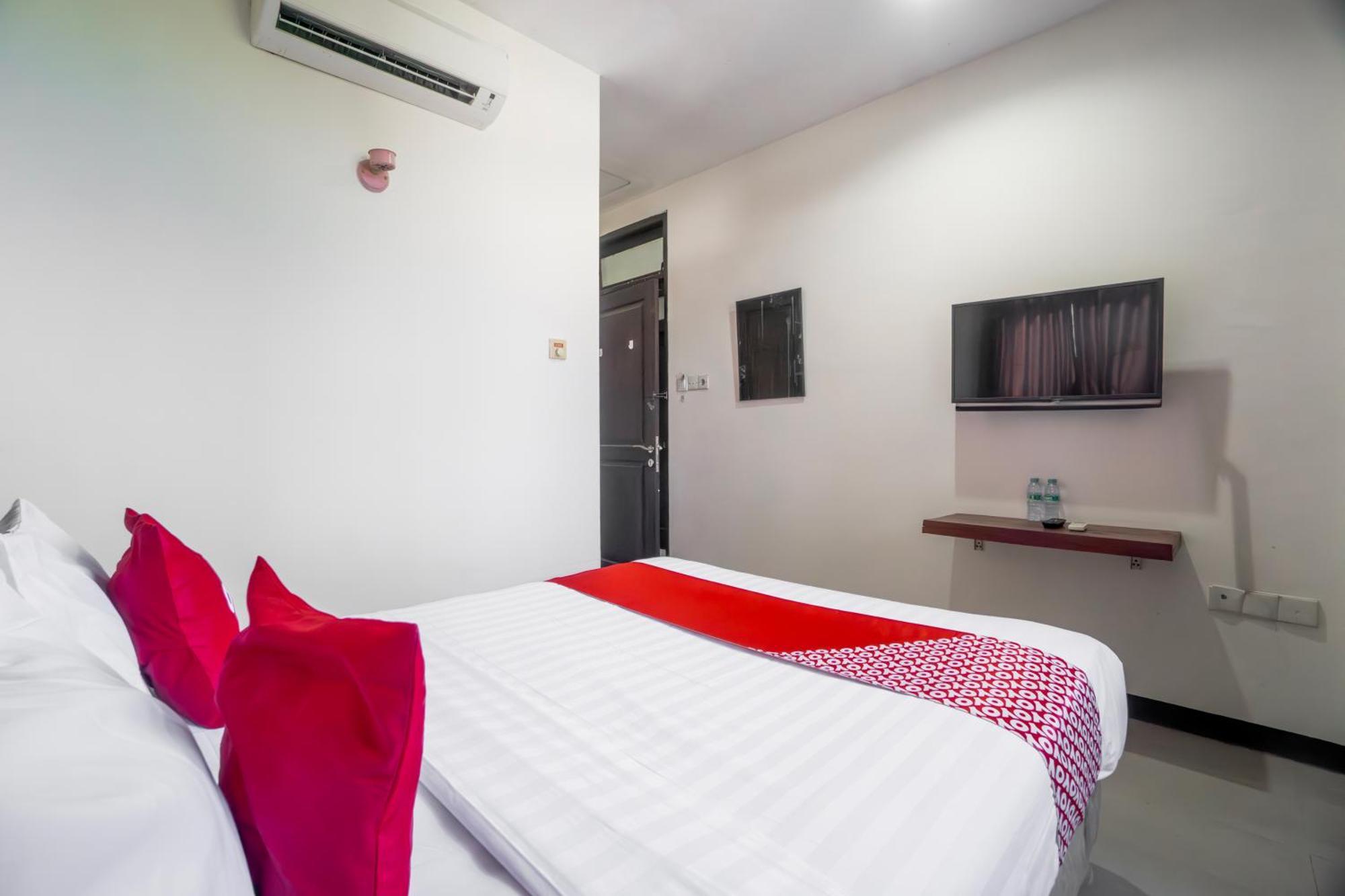 Hotel O Genteng Near Genteng Market Formerly Uno Hotel Surabaya Exterior foto
