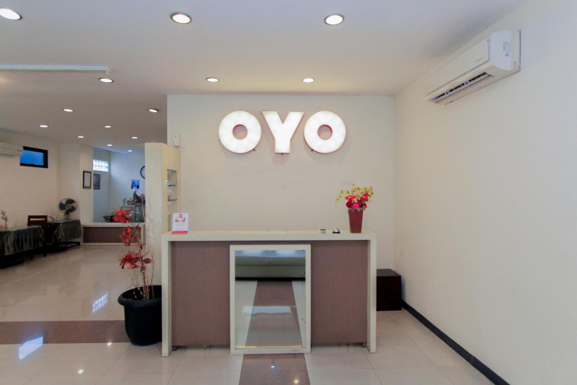 Hotel O Genteng Near Genteng Market Formerly Uno Hotel Surabaya Exterior foto