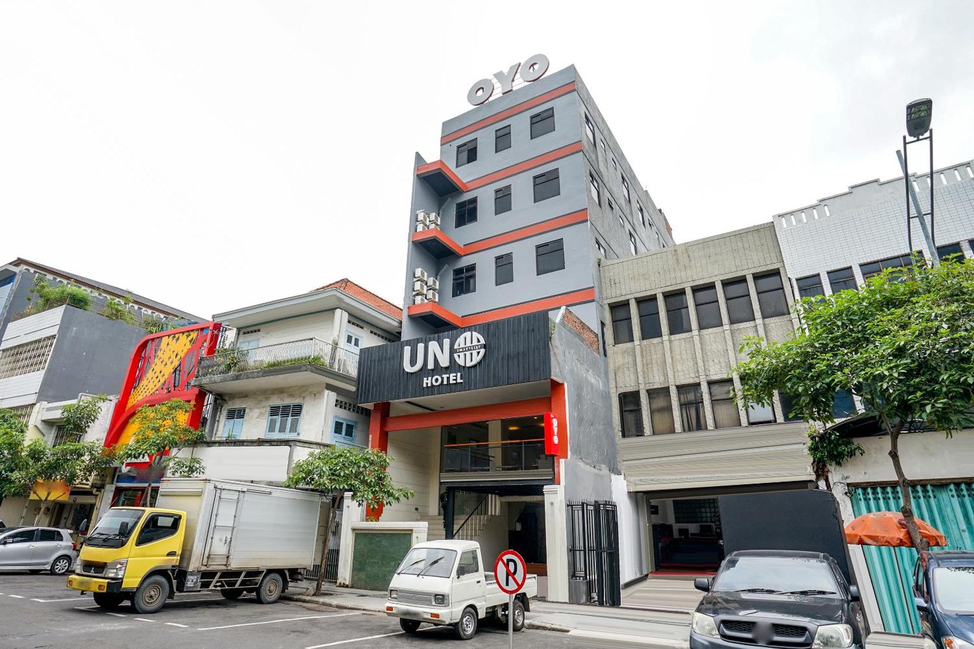 Hotel O Genteng Near Genteng Market Formerly Uno Hotel Surabaya Exterior foto