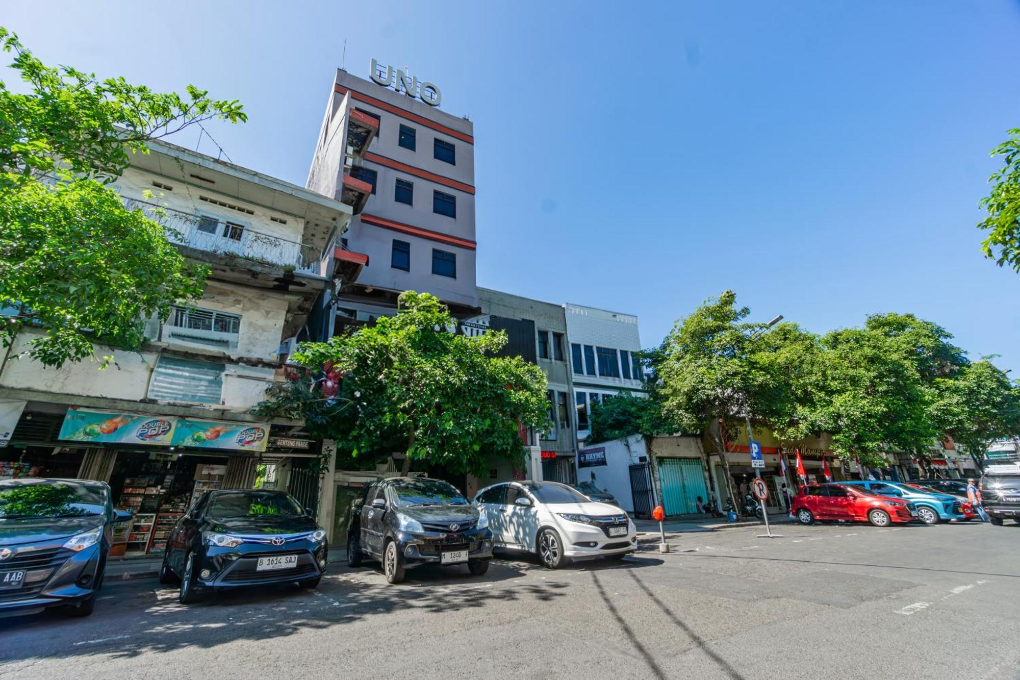 Hotel O Genteng Near Genteng Market Formerly Uno Hotel Surabaya Exterior foto